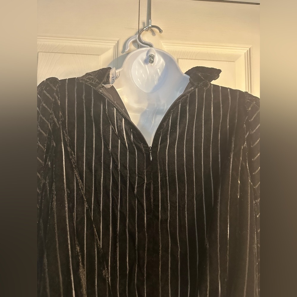 FRAME Velvet Smocked Party Top In Noir/black. Size small/p - Picture 10 of 13